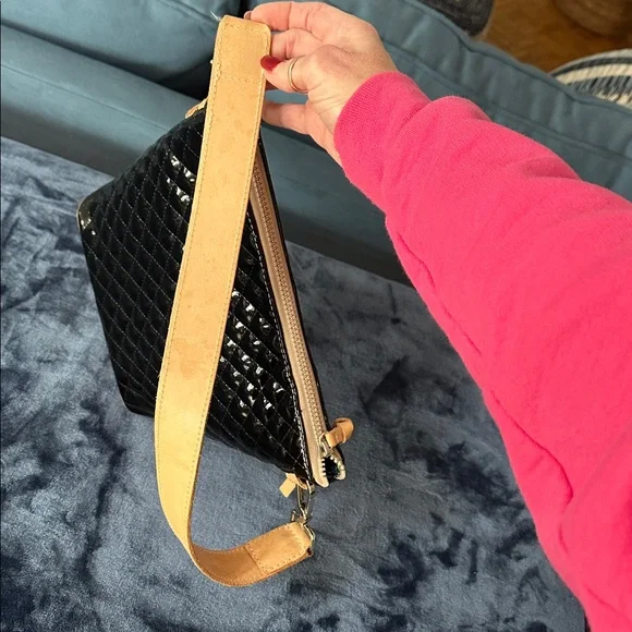 Consuela Jax bucket bag - Picture 5 of 11